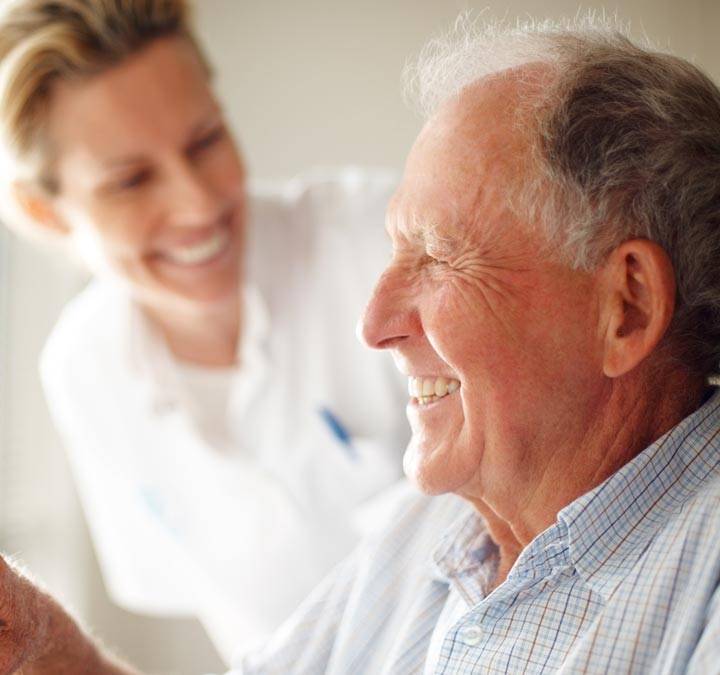 nurse_patient_stl A male patient smiling as an Avalon nurse stands beside him.